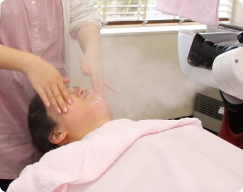 レディースシェービング＋フェイシャルエステ／STEP４ マッサージ①